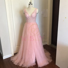 Load image into Gallery viewer, Beading Prom Dresses 2020 V neck Pink High Split Tulle Sweep Train Sleeveless Evening Gown A-line Lace Up Backless Vestido De